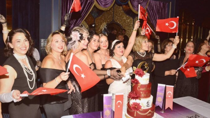 EGİKAD’dan Cumhuriyet’in 103. Yılına Coşkulu Kutlama - Merhaba İzmir
