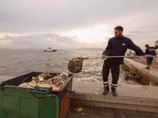 İzmir Körfezi’nden Her Yıl 1.500 Ton Atık Çıkarılıyor - Merhaba İzmir