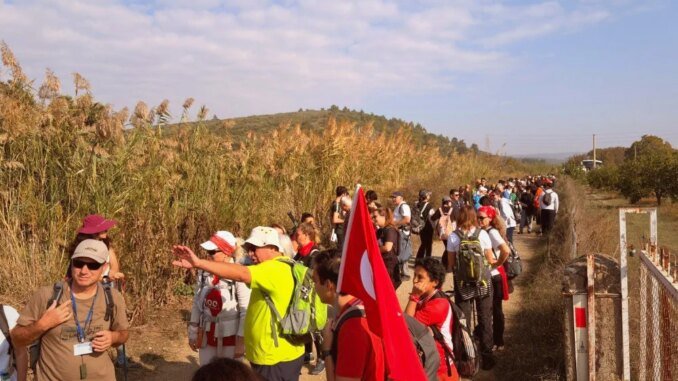 İzmir’de 250 Genç Doğayla Buluştu, 200 Kadın Tarihi Keşfetti - Merhaba İzmir