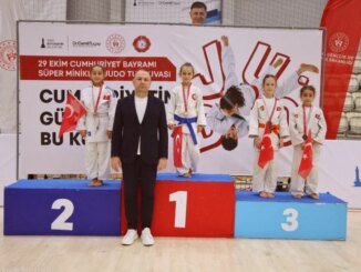 İzmir’de Cumhuriyet Bayramı Turnuvalarında 227 Sporcu Yarıştı - Merhaba İzmir