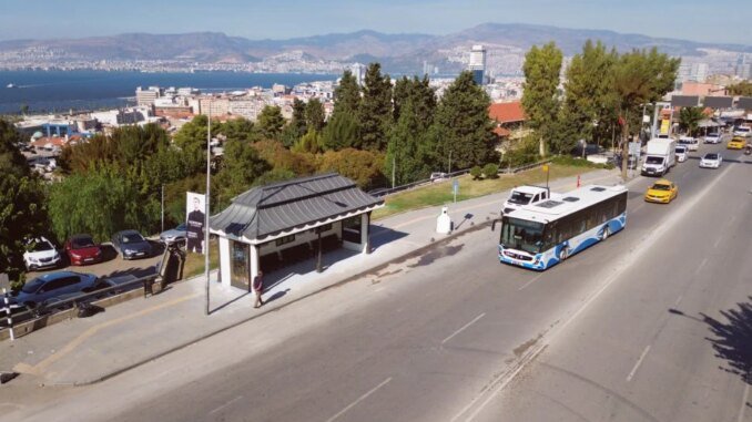 İzmir’de Deniz Manzarasıyla Buluşan Yeni Nesil Durak Açıldı - Merhaba İzmir