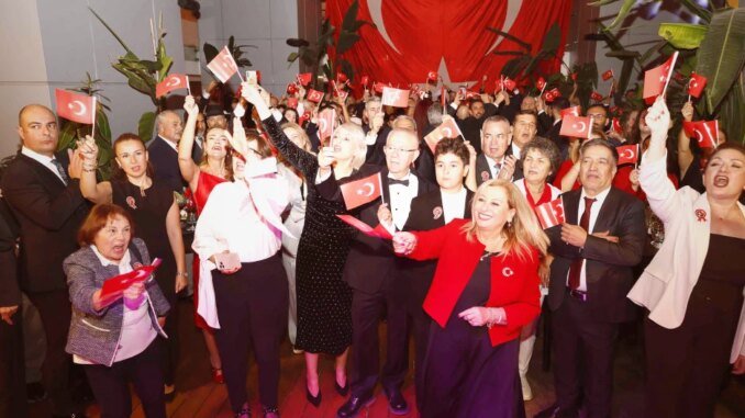 İZSİAD’dan 29 Ekim’e Görkemli Cumhuriyet Balosu - Merhaba İzmir