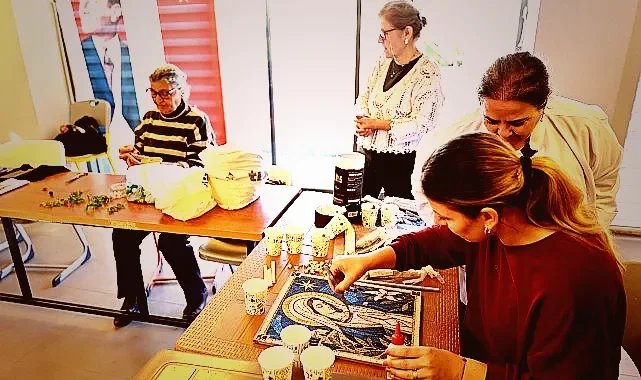 Meslek Fabrikası’nda Atıklar Değer Kazanıyor, Tarih Objelerle Hayat Buluyor - Merhaba İzmir